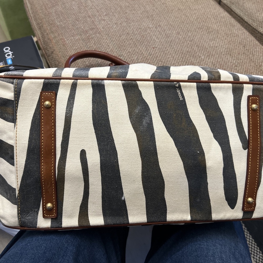 Dooney & Bourke Leather n Canvas Weekender Travel Zebra Satchel Tote Bag 17" lg - Picture 6 of 11